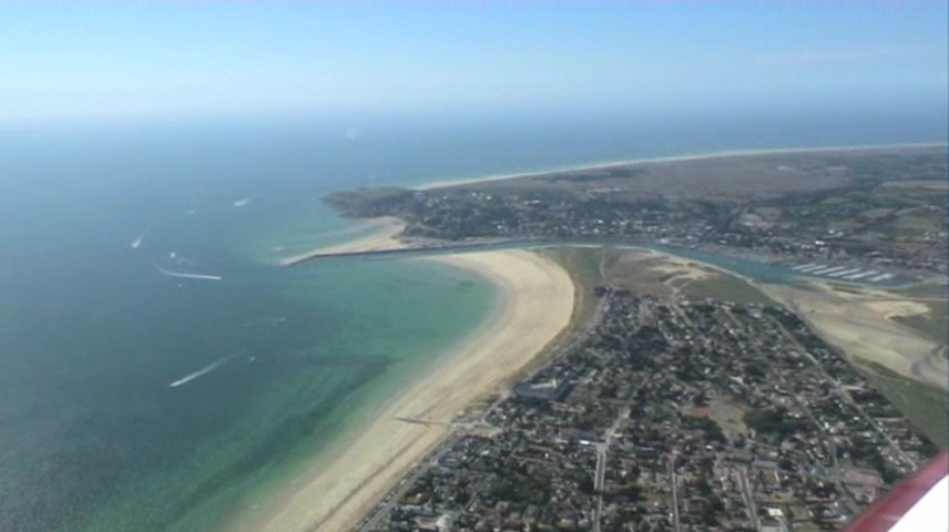 Vol au dessus des côtes Normandes.